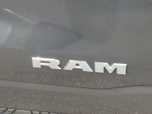 Used 2019 RAM 1500 Laramie AWD/4WD image 13
