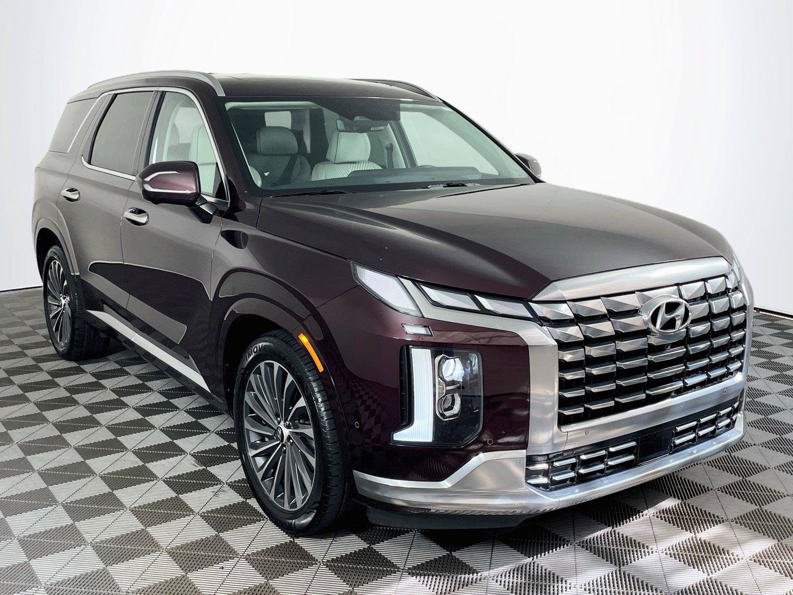Used 2024 Hyundai Palisade Calligraphy FWD image 1