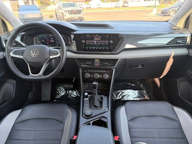 Used 2024 Volkswagen Taos SEL AWD/4WD image 16