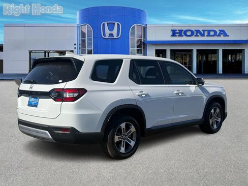 Used 2025 Honda Pilot EX-L image 8