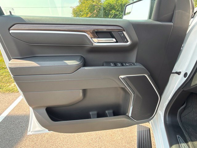New 2026 Chevrolet Silverado 1500 RST w/ LPO, Dark Essentials Package AWD/4WD image 14