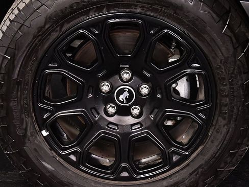 Used 2025 Ford Bronco Sport Badlands image 9