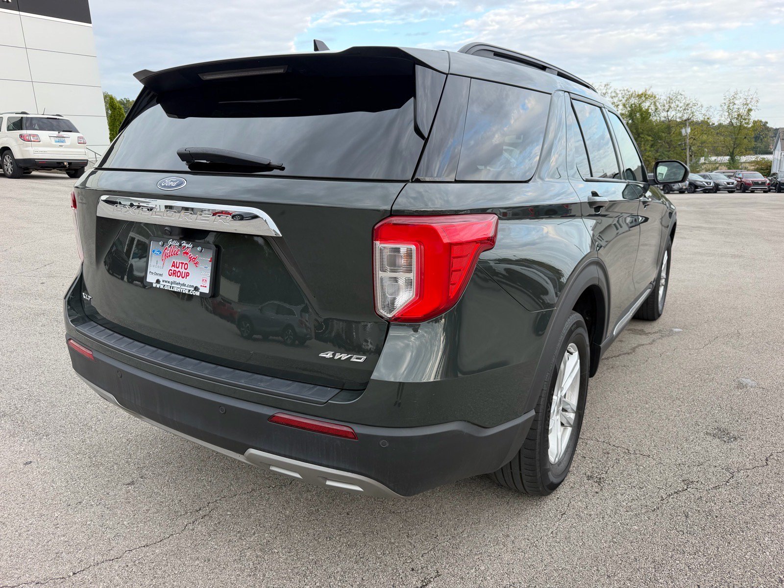 Used 2023 Ford Explorer XLT w/ Equipment Group 202A AWD/4WD image 12