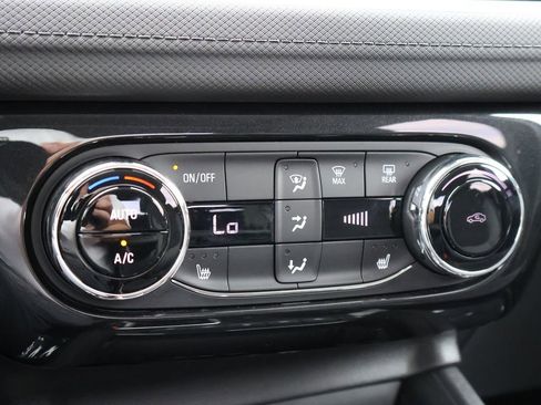 Used 2024 Chevrolet TrailBlazer LT w/ Convenience Package FWD image 38