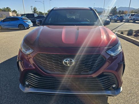 Used 2021 Toyota Highlander XSE image 12