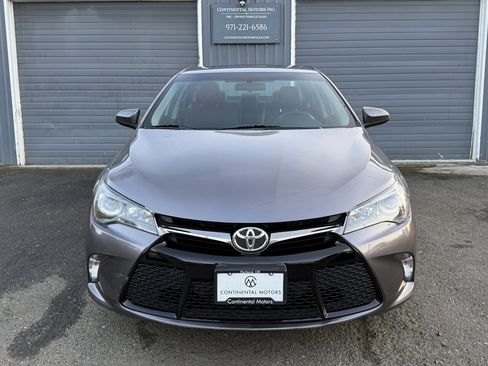 Used 2016 Toyota Camry SE w/ Moonroof Package image 5