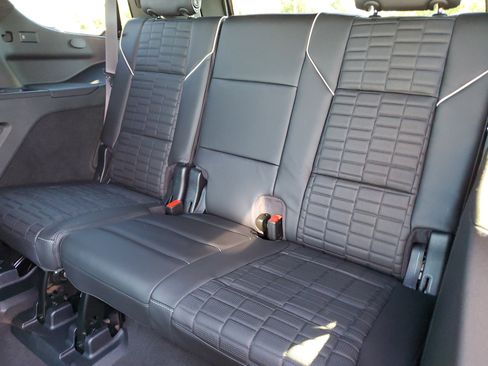 Certified 2024 Cadillac Escalade Premium Luxury Platinum image 9