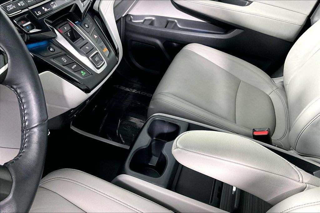 Used 2024 Honda Odyssey Touring image 17