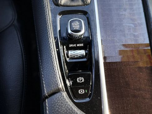 Used 2018 Volvo XC90 T5 Momentum w/ Convenience Package FWD image 42