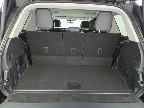 New 2026 Lincoln Navigator Premiere AWD/4WD image 17