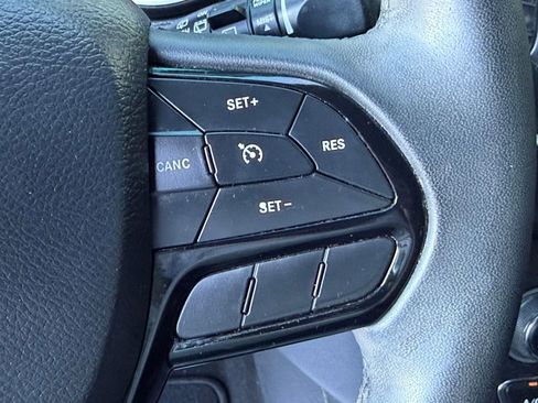 Used 2020 Jeep Cherokee Latitude Plus FWD image 35
