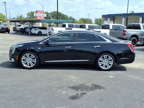 Used 2019 Cadillac XTS Luxury FWD image 2