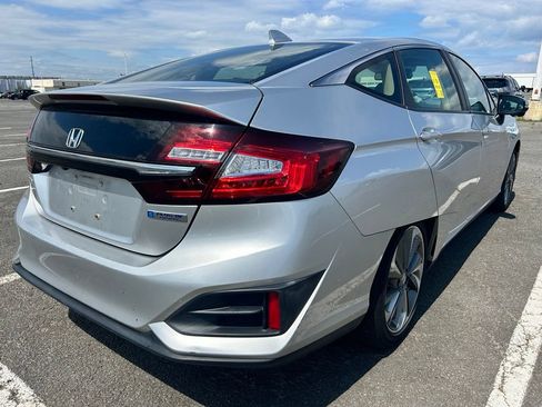 Used 2018 Honda Clarity Plug-In Hybrid image 3