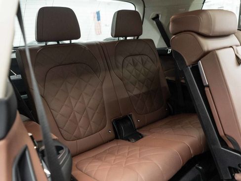 Used 2025 BMW X7 xDrive40i w/ Premium Package AWD/4WD image 14