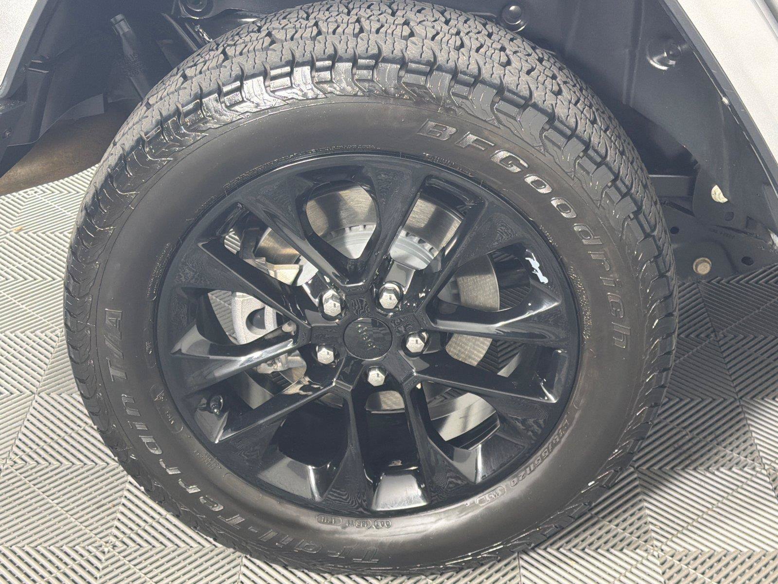 Used 2021 Jeep Wrangler Unlimited Sahara AWD/4WD image 18
