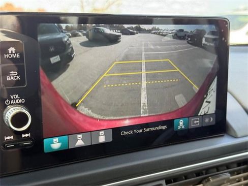 New 2025 Honda Pilot Touring image 17