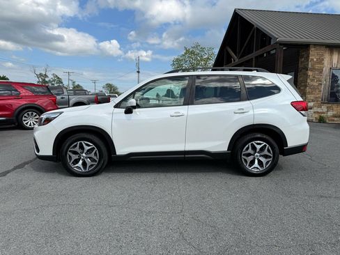 Used 2020 Subaru Forester Premium image 3