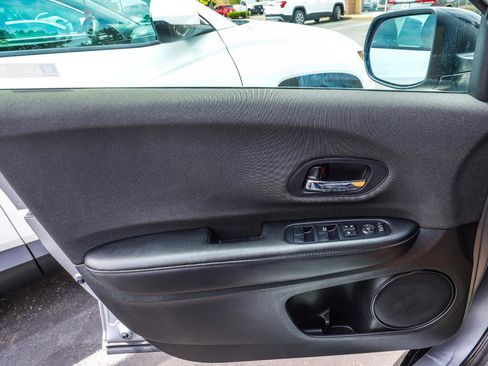 Used 2019 Honda HR-V Sport image 33