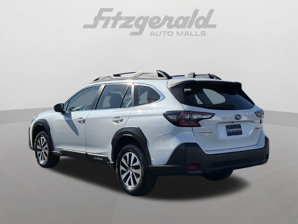 Used 2025 Subaru Outback AWD/4WD image 8
