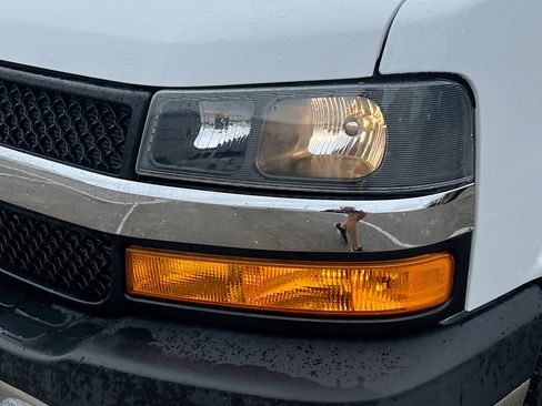 Used 2022 Chevrolet Express 3500 w/ Power Convenience Package RWD image 11