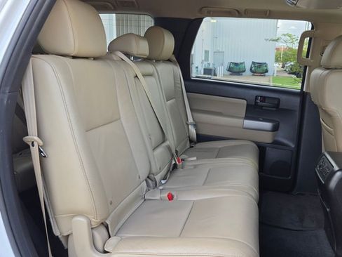 Used 2017 Toyota Sequoia SR5 w/ Premium Package RWD image 21