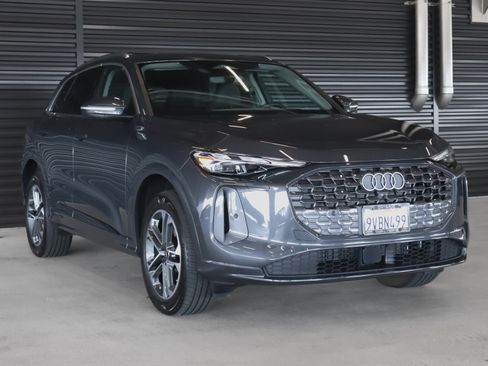 Certified 2025 Audi Q5 Premium w/ Convenience Package AWD/4WD image 13