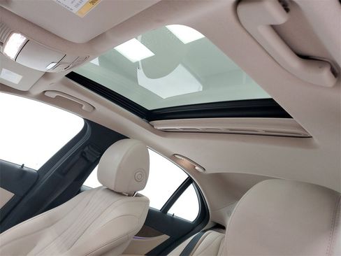 Used 2020 Mercedes-Benz E 350 4MATIC Sedan image 27