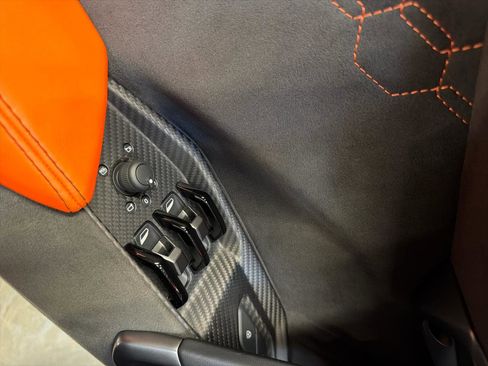 Used 2024 Lamborghini Revuelto image 29