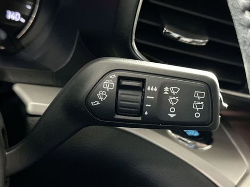 Used 2021 Ford Explorer XLT w/ Equipment Group 202A image 29