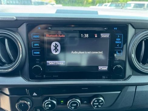 Used 2019 Toyota Tacoma TRD Sport AWD/4WD image 25