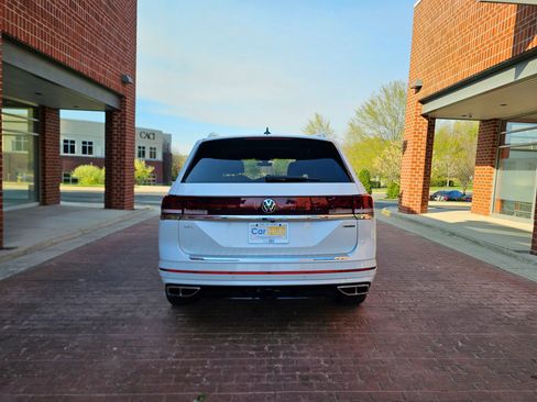 Used 2024 Volkswagen Atlas SEL Premium R-Line image 5