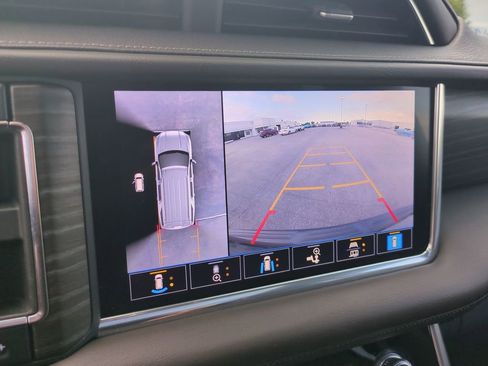 Used 2021 GMC Yukon Denali w/ Denali Premium Package image 34