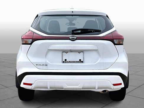 New 2025 Nissan Kicks Play S image 4