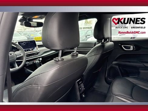 Used 2025 Jeep Compass Trailhawk AWD/4WD image 34