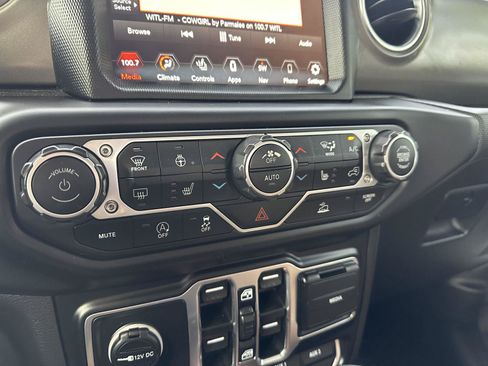 Used 2023 Jeep Gladiator Rubicon w/ Cold Weather Group AWD/4WD image 23