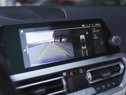 Used 2022 BMW 440i xDrive Convertible w/ Premium Package image 26