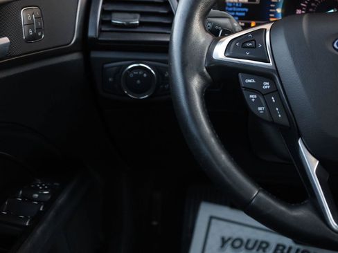 Used 2020 Ford Fusion Titanium FWD image 28