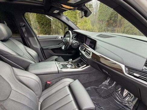 Used 2019 BMW X5 xDrive40i w/ Parking Assistance Package image 24