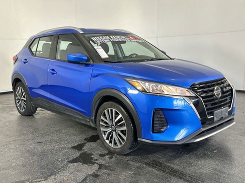 Certified 2021 Nissan Kicks SV image 3