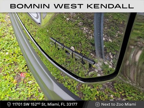 Used 2025 Honda Pilot Sport image 5