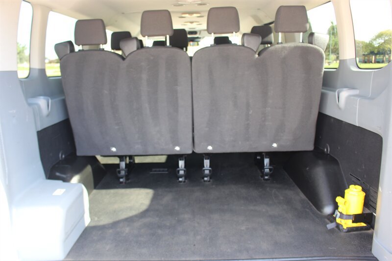 Used 2018 Ford Transit 350 XL RWD image 11