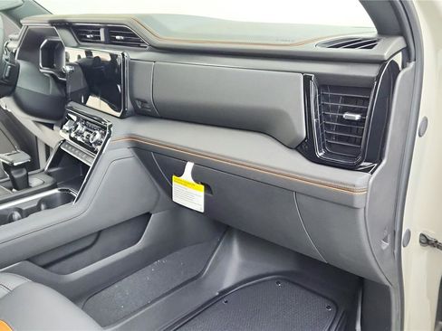 New 2026 GMC Sierra 1500 AT4 w/ AT4 Premium Package AWD/4WD image 22