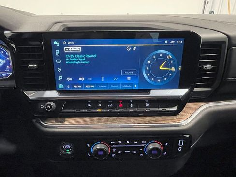 Used 2024 Chevrolet Silverado 1500 LT image 32