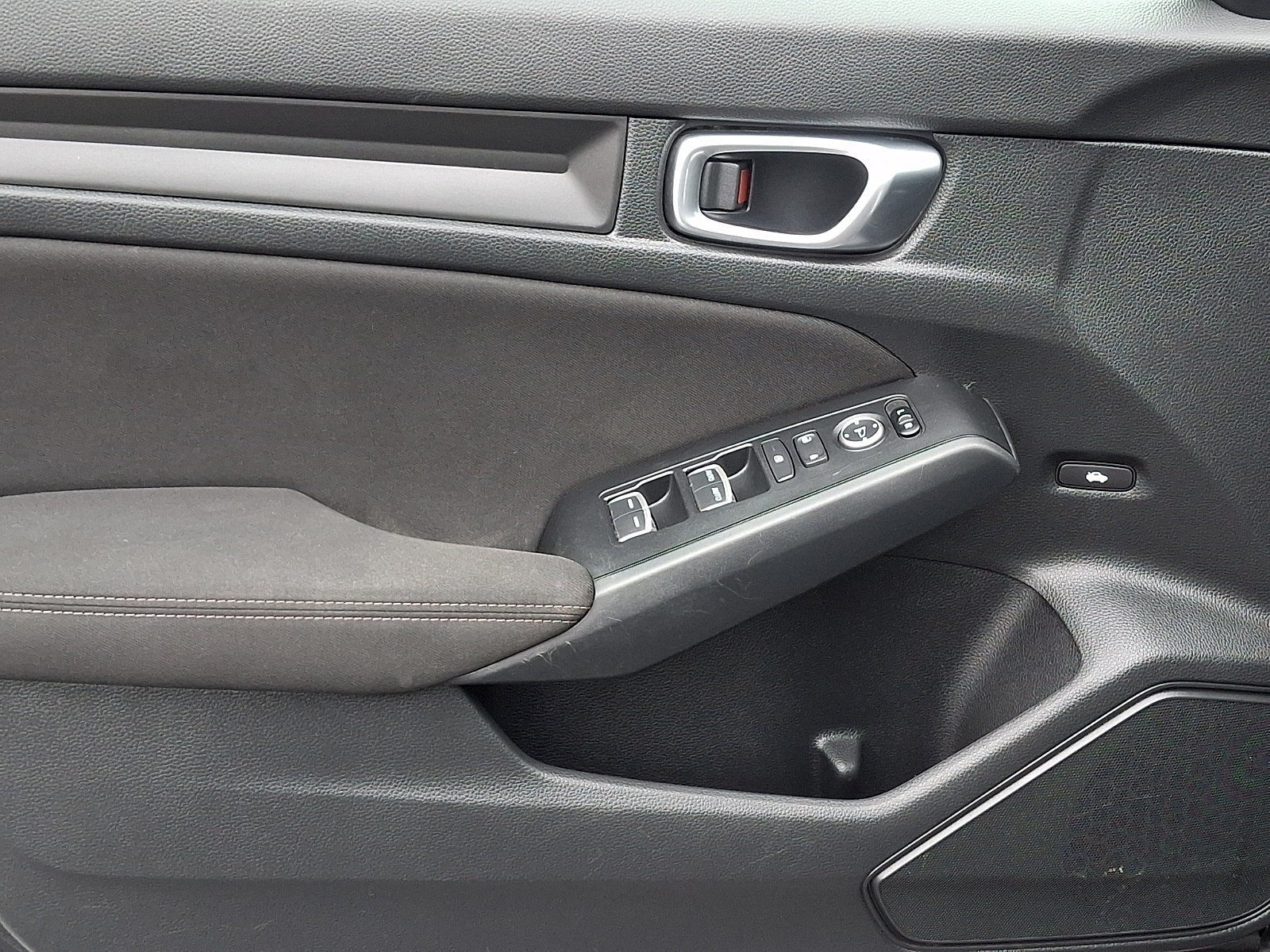 Used 2025 Honda Civic Sport image 12