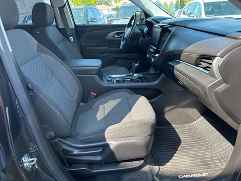 Used 2020 Chevrolet Traverse LT w/ Driver Confidence II Package image 9