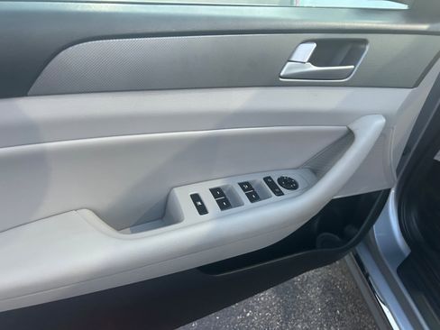 Used 2016 Hyundai Sonata SE image 7