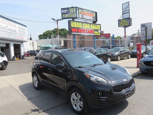 Used 2019 Kia Sportage LX w/ LX Popular Package AWD/4WD image 3