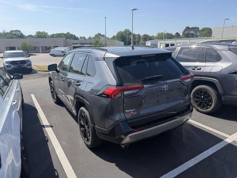 Used 2023 Toyota RAV4 SE w/ SE Grade Weather Package AWD/4WD image 18