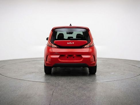 Used 2025 Kia Soul LX w/ LX Technology Package FWD image 7