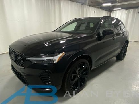 Certified 2025 Volvo XC60 B5 Ultra AWD/4WD image 1